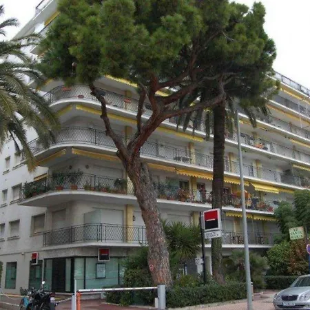 Superbe 3p Moderne Face Mer Avec Grande Terrasse, Clim, Proche Plage Et Commerces - Fr-1-196-254 * Mentona